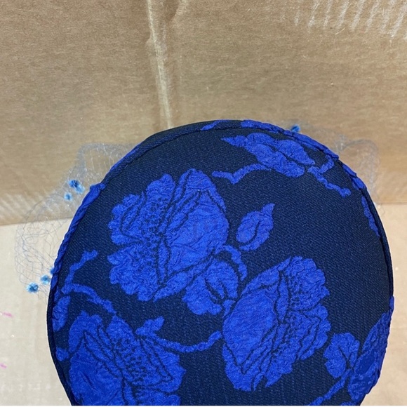 Elegant Blue Women's Hat with Veil - Picture 4 of 5